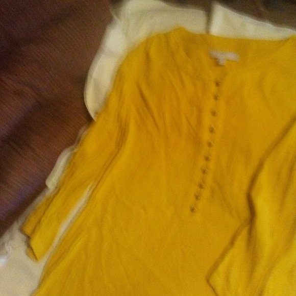 Banana Republic M Gold Top - Picture 1 of 7